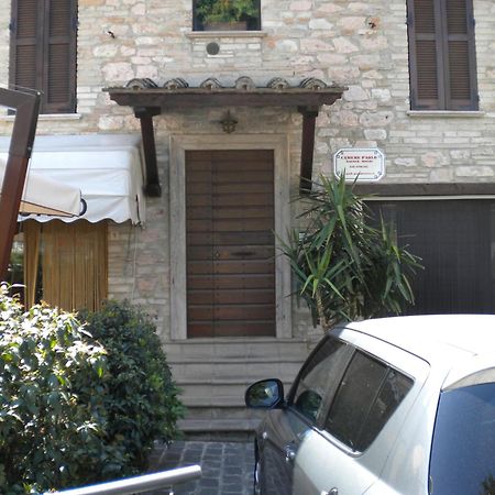 Camere Paolo Assisi Luaran gambar
