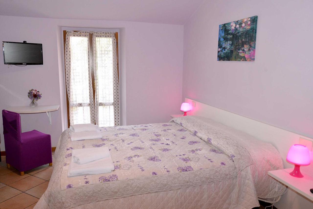 Camere Paolo Assisi Luaran gambar
